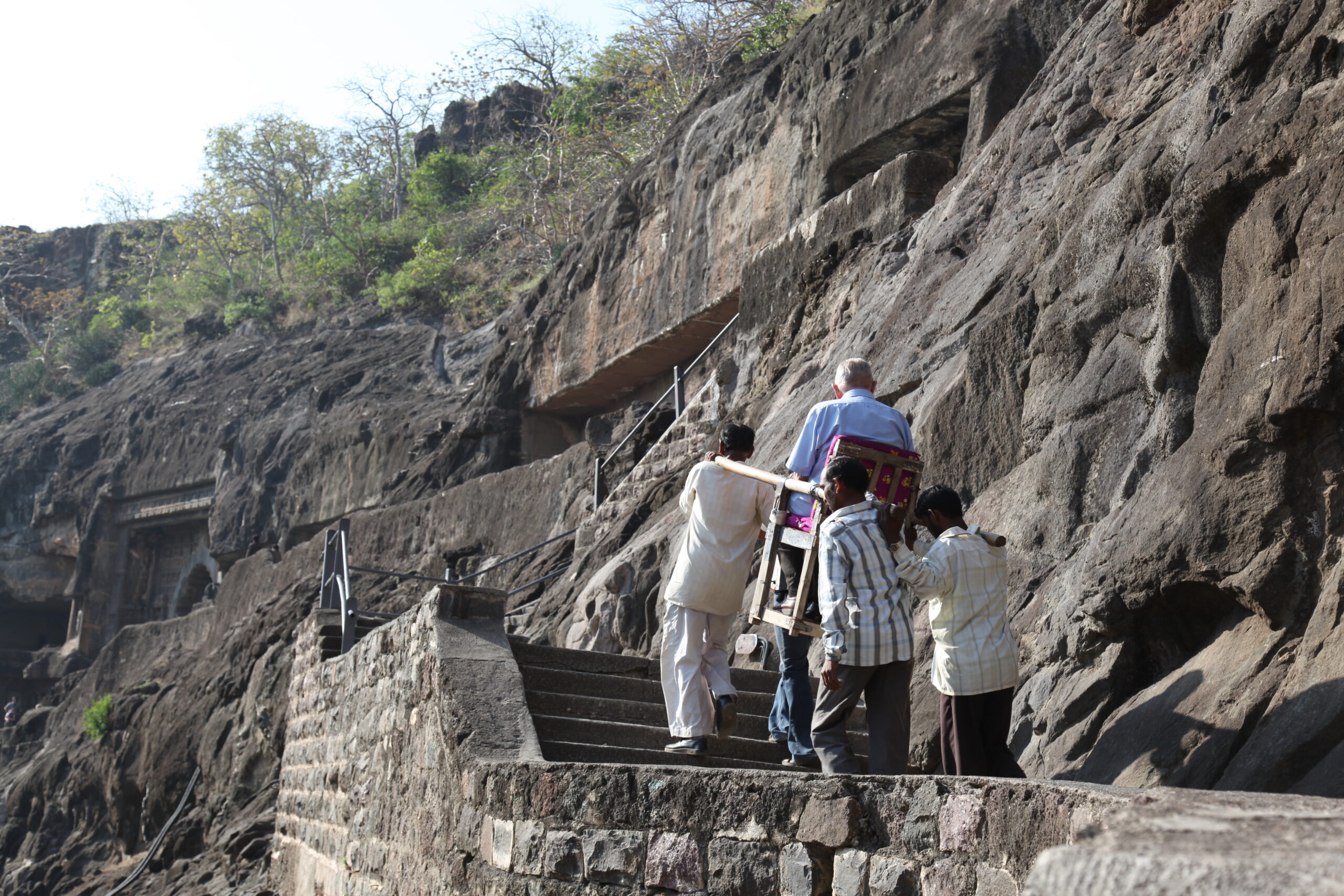 20091231-Satyendra-Pakhale-and-Walter-Spink-at-Ajanta-02