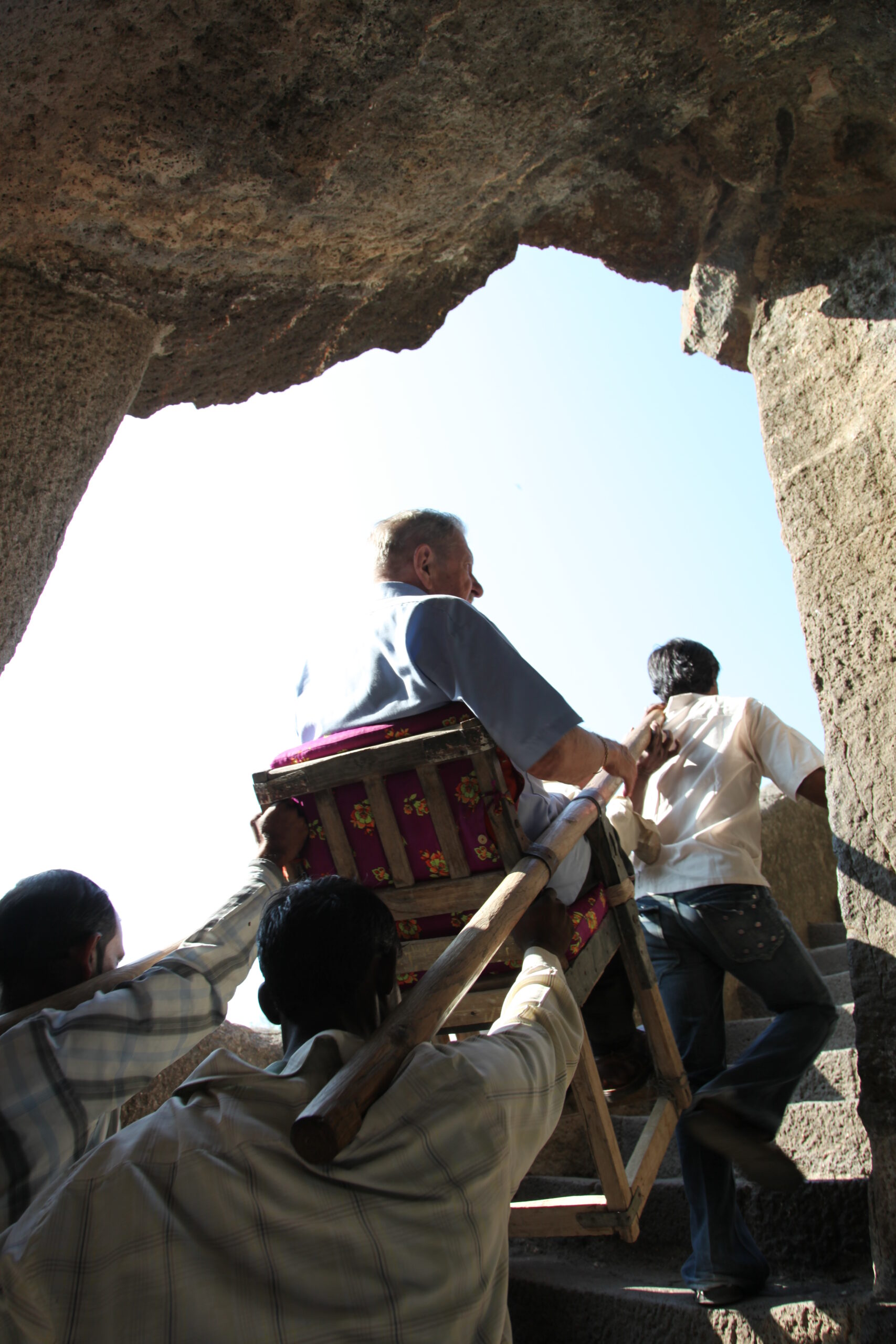 20091231-Satyendra-Pakhale-and-Walter-Spink-at-Ajanta-03