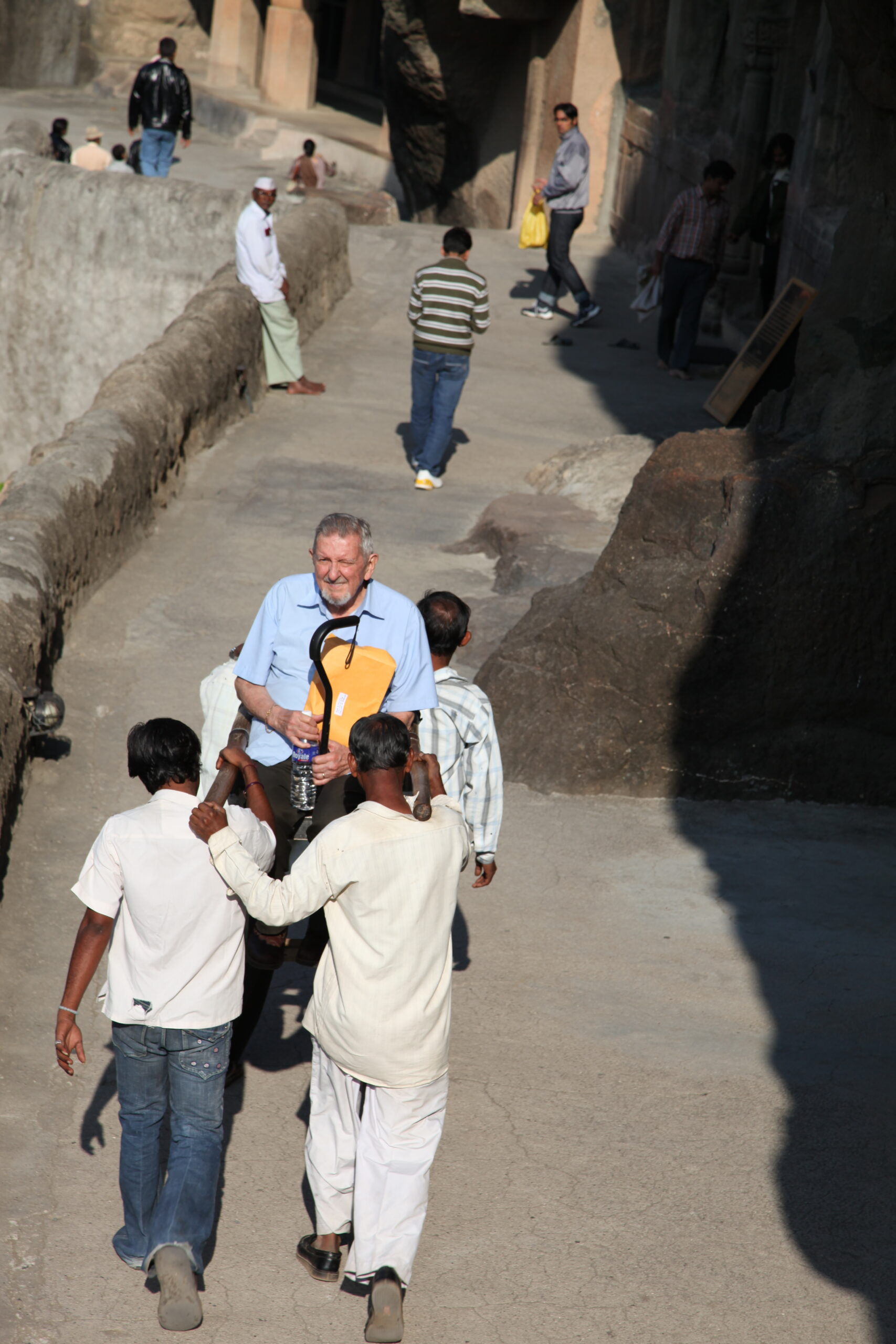 20091231-Satyendra-Pakhale-and-Walter-Spink-at-Ajanta-04