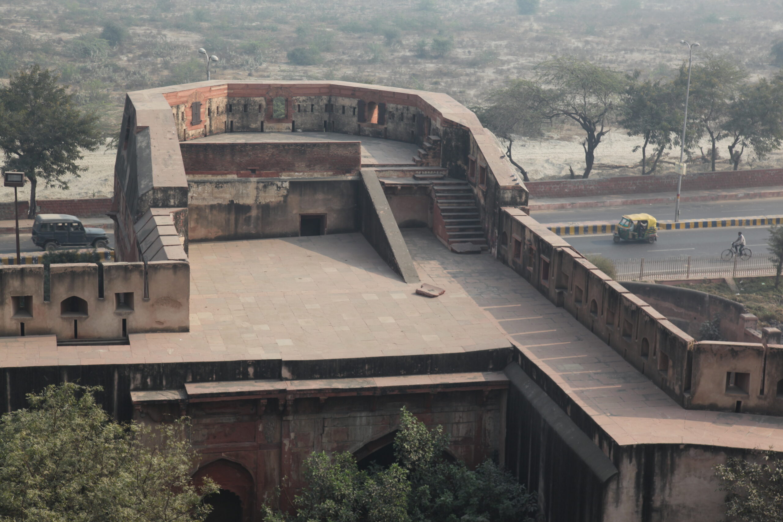 20101128-Satyendra-Pakhale-at-FatepurSikiri-Agra-06
